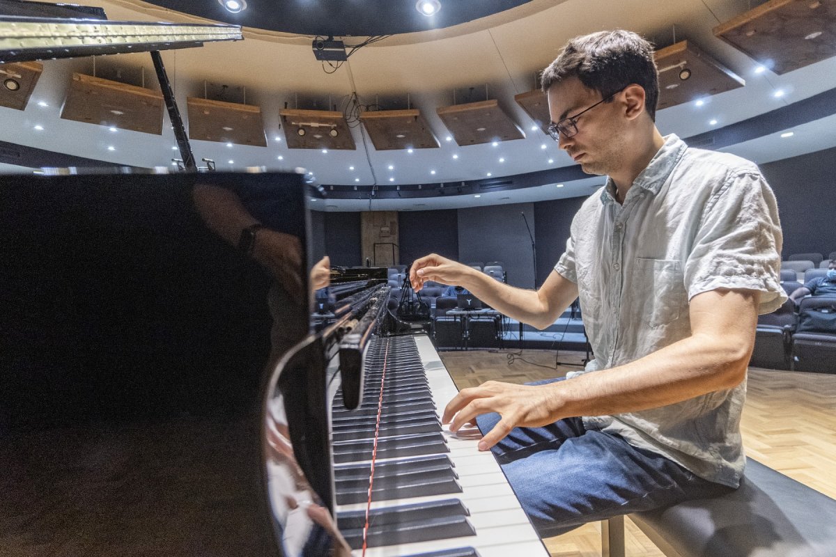 Dr. Catalin Dima to offer piano recital on January 16 banner