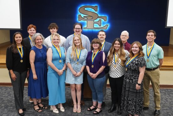 Southeastern Honors Program banquet lauds 2024 graduates Thumbnail